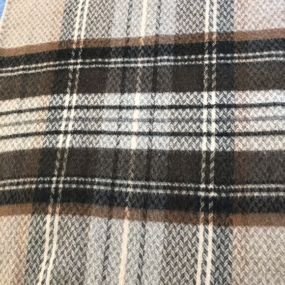 Plaid Wool Fringed Scarf EUC - Picture 5 of 5